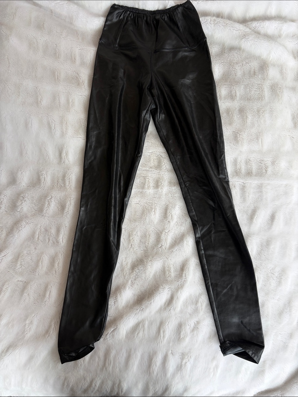 Aritzia | Black Faux Leather Leggings